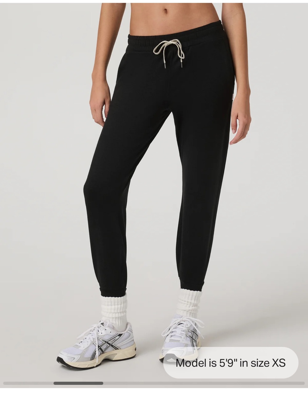 Vuori Women’s Black Performance Jogger Medium